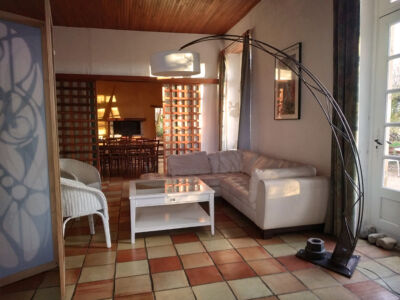 Aux ramieres grand gîte : salon