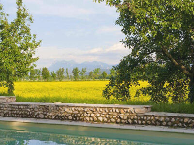 Aux ramieres grand gîte : piscine avec vue