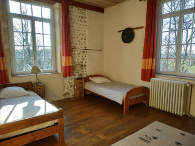 Aux ramieres grand gîte : chambre lits simples 1er étage
