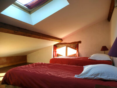 Aux ramieres grand gîte : chambre lits simples 2eme étage