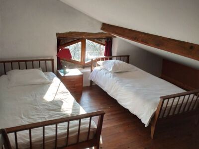 Aux ramieres grand gîte : chambre lits simples 2eme étage