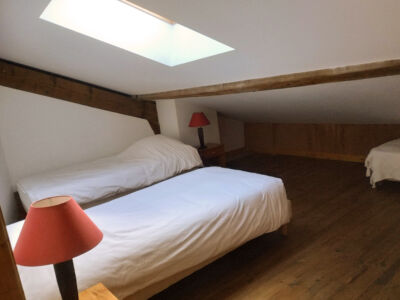 Aux ramieres grand gîte : chambre lits simples 2eme étage Aux ramieres grand gîte : chambre lits simples 2eme étage